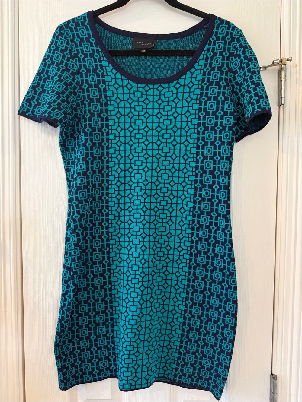 Romeo & Juliet Couture Bodycon Teal and Navy Geometric Scoop Neck Mini Dress
